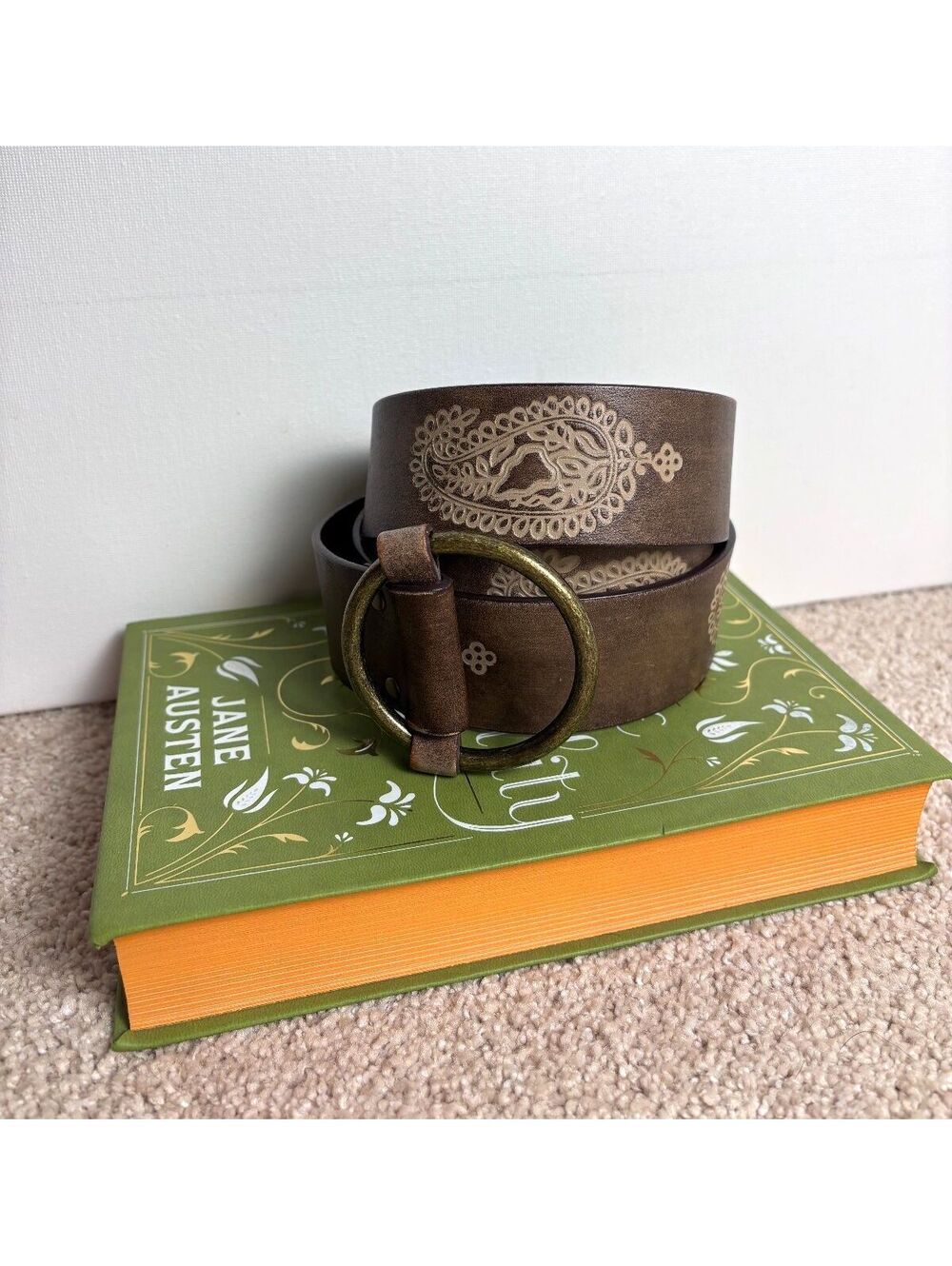 Vintage GAP Chunky Leather Paisley Belt
